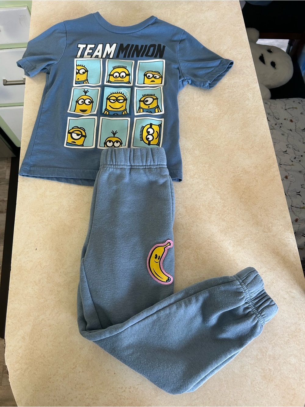 Kids Blue Minion Graphic Sweatshirt & Sweatpants Set